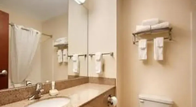Люкс с 2 комнатами Best Western Nittany Inn Milroy