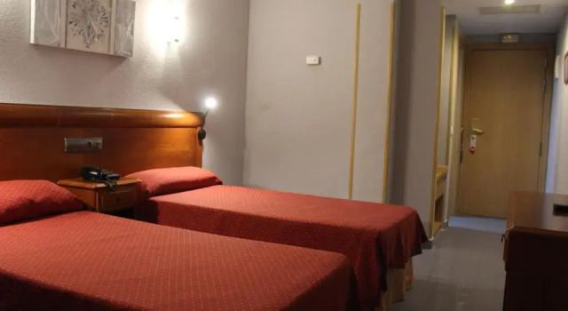 Трёхместный номер Standard Hotel Valdemoro