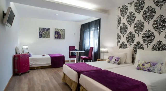 Трёхместный номер Standard Hotel Genesis