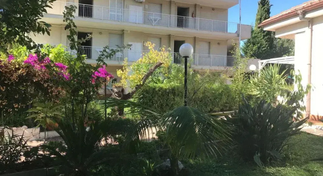 Loano Apartment With Pool for 6