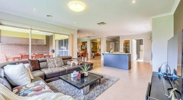 StayAU Spacious Stay Point Cook