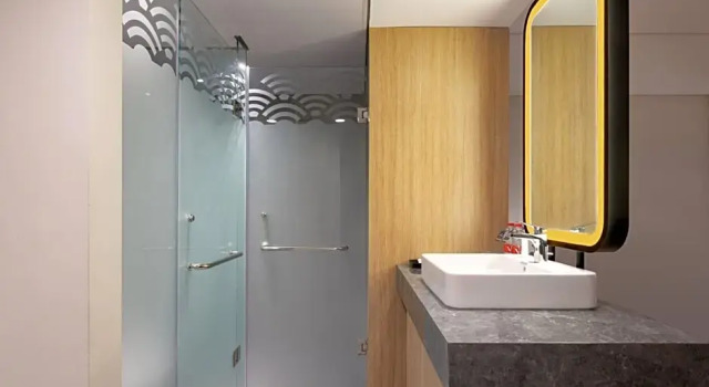 Двухместный люкс с балконом Hotel Santika PasirKaliki