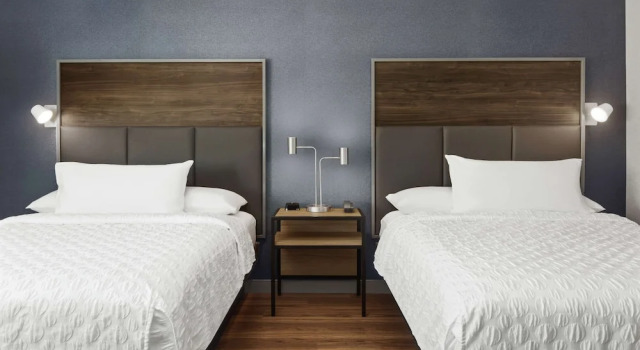 Четырёхместный номер Standard Tru By Hilton Savannah Midtown