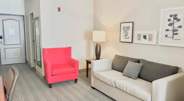 Люкс Country Inn & Suites by Radisson, Emporia, VA