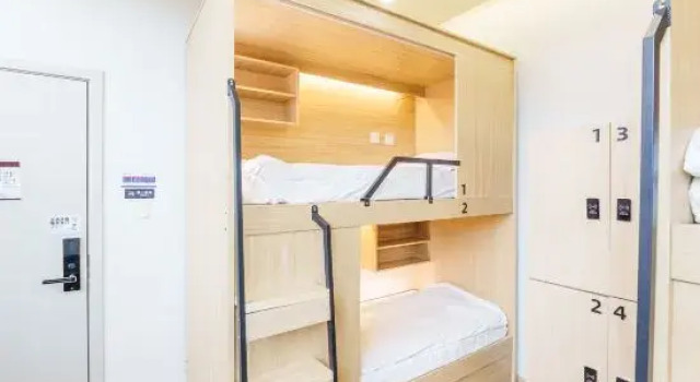 Кровать в общем номере (женский номер) Sole Planet Youth Hostel (Hangzhou West Lake Houchaomen Subway Station Branch)