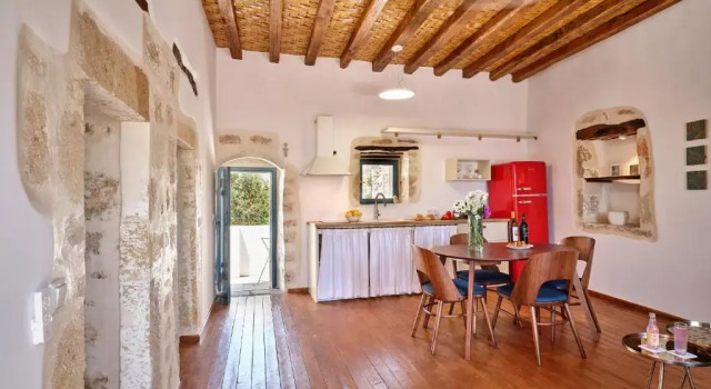 Коттедж c 1 комнатой Kambos House