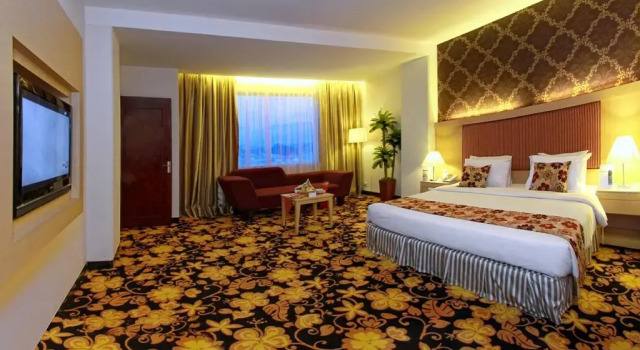 Двухместный полулюкс Rocky Plaza Hotel Padang