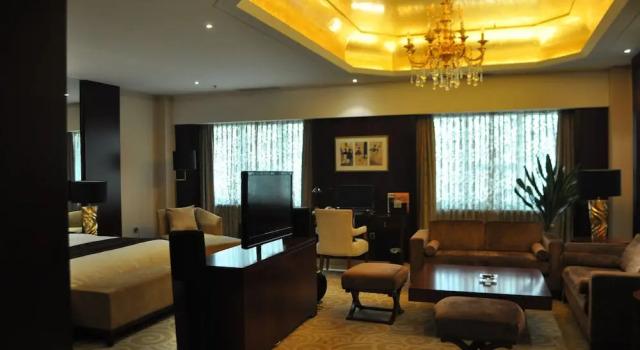 Двухместный люкс Presidential Ramada Plaza Shenyang City Center