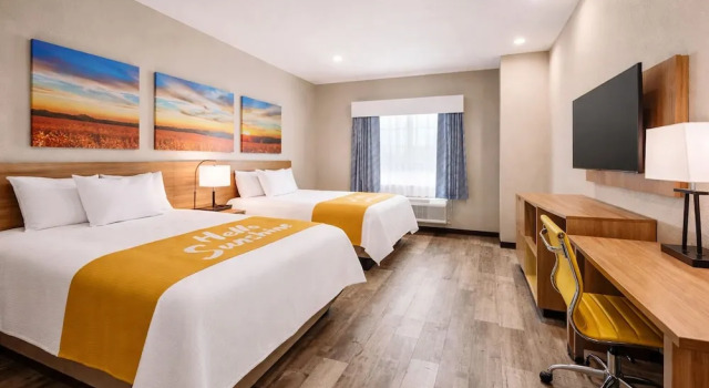 Номер Comfort Days Inn & Suites by Wyndham Tomball Houston NW
