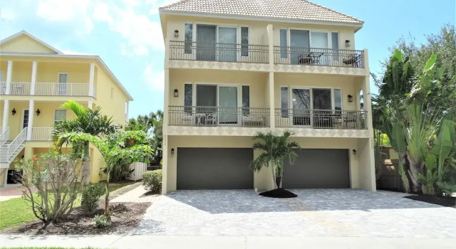 534 Avanti Villa on Grand Canal 4 Bedrooms 3 Bathrooms Townhouse