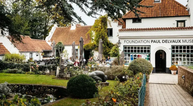 Charming Apartment Near Beach, Rezerwuj Apartament Hotele w Bruksela z parkingiem, Parking