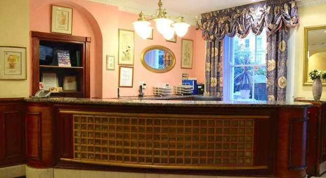 Pembridge Palace Hotel