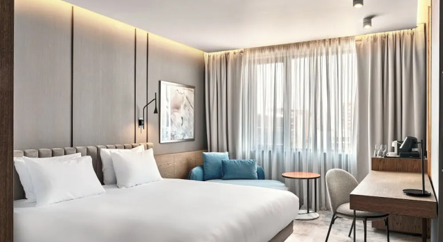 Номер Premium Crowne Plaza Sofia by IHG