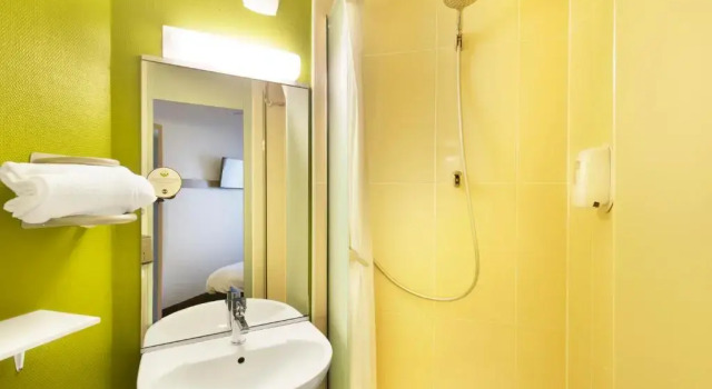 Двухместный номер Standard B&B HOTEL Lyon Saint-Bonnet Mi-Plaine