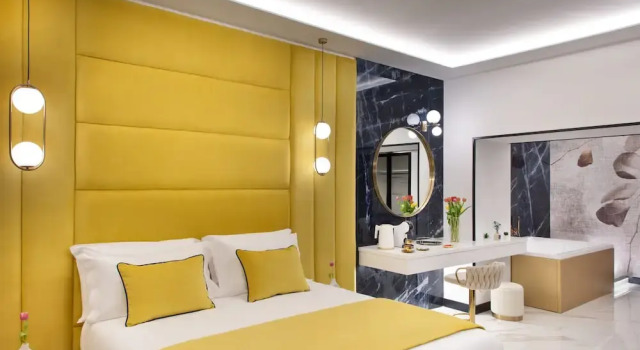 Incanto Suites Italy, Забронировать Отель «постель и завтрак» Неаполь Кампания, рядом с Церковь Пио Монте делла Мизерикордия