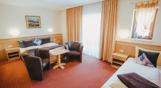 Трёхместный номер Standard Hotel Austria - inklusive Joker Card im Sommer