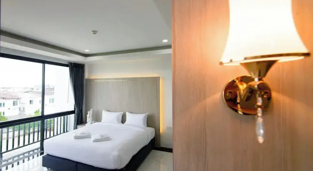 Bear & Bird Hotel โรงแรม แบร์ แอนด์ เบิร์ด, Забронировать Отель Отели Южного Таиланда 4 звезды, 4*