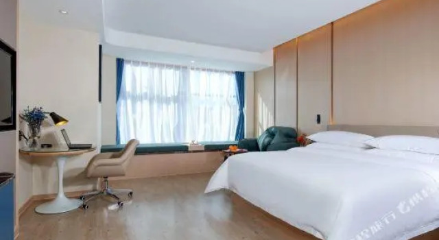 Vienna International Hotel (Kunming Dianchi Haiyuan Fortune Center), Rezerwuj Hotel Hotele w Kunming z parkingiem, Parking