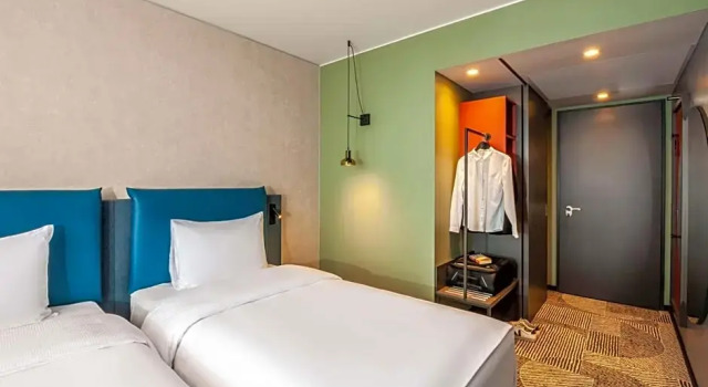 Двухместный семейный номер Standard с видом на горы ibis Styles St Margrethen Bodensee