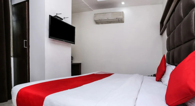 OYO 11150 Hotel Bella Vista, Забронировать Отель Отели Нью-Дели с завтраком, Завтраки