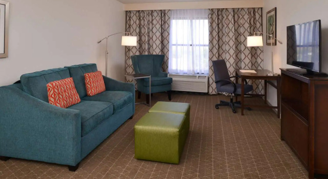 Люкс Hampton Inn & Suites Pueblo-Southgate
