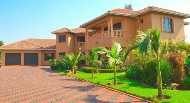 Вилла Mount Pleasant - Luxurious 4-Bed Villa