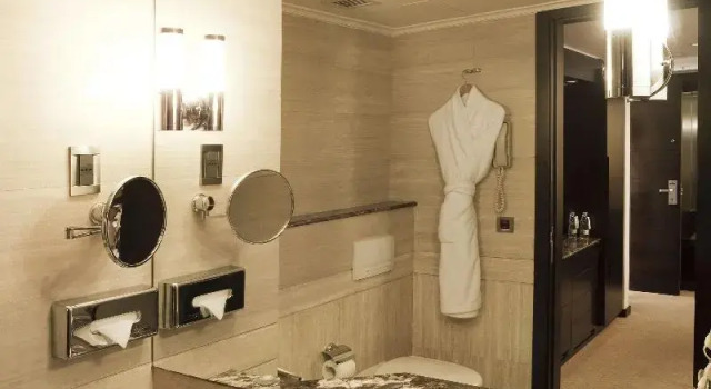 Двухместный номер Classic с видом на город Ramada Plaza by Wyndham Beirut Raouche