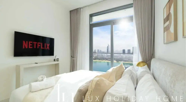 LUX The Marina Vista Beachfront Suite