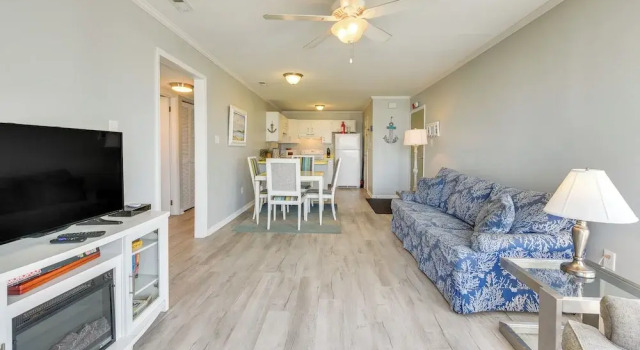 Steps to Sand + Pool! 3rd-floor Myrtle Beach Condo, Забронировать Апартаменты/квартира Миртл-Бич Гранд-Странд, рядом с Pine Lakes International Country Club