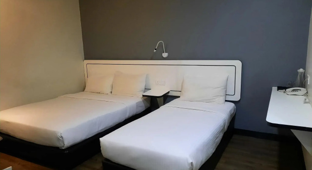 Трёхместный номер Deluxe Hotel Zamburger Shah Alam
