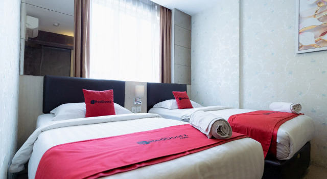 Standart çift kişilik oda RedDoorz Premium near Grand Batam Mall