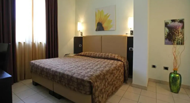 Полулюкс Euro Hotel