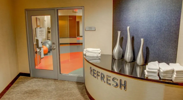 Cambria Hotel Pittsburgh - Downtown, Забронировать Отель Отели Питтсбурга с парковкой, рядом с Western Pennsylvania Sports Museum, Парковка