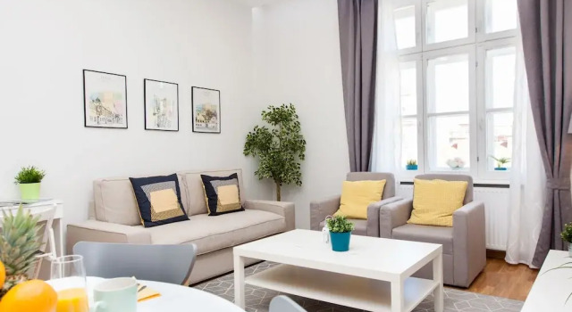 Апартаменты Executive Karlo Main Square Apartments