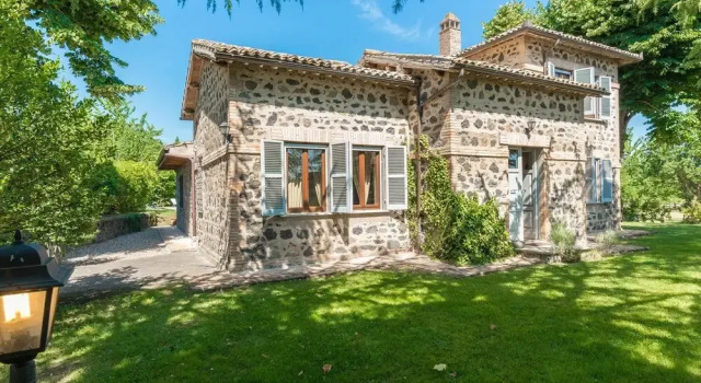 Вилла CASALE DEI TIGLI 8, Emma Villas