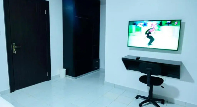 Furnished 4 Bedrooms Apart-24Hrs Elect/WIFI/Security, Prenota Hotel Hotel a Bwari con parcheggio, Parcheggio