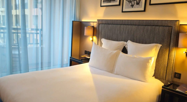 Двухместный номер Deluxe Columbus Hotel Monte-Carlo, Curio Collection by Hilton