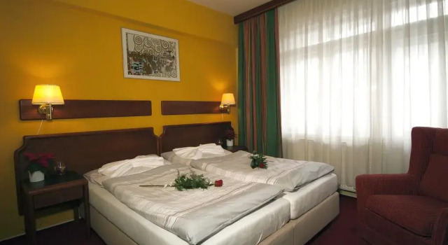 Hotel Krystal, Забронировать Отель Отели Лугачовице 4 звезды, 4*