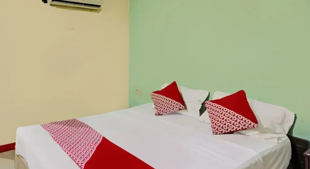 OYO 92402 City View Hotel, Rezerwuj Hotel Nagoya Batam, w pobliżu Batam Centre Ferry Terminal