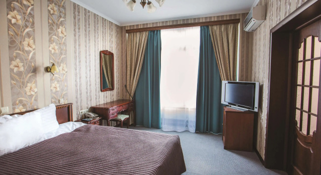 Готель Дніпро Dnipro Hotel, Book Hotel Pecherskyj Kyiv