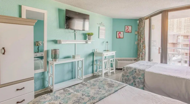 Апартаменты с балконом Oceanfront Gem w/ Community Perks in Myrtle Beach