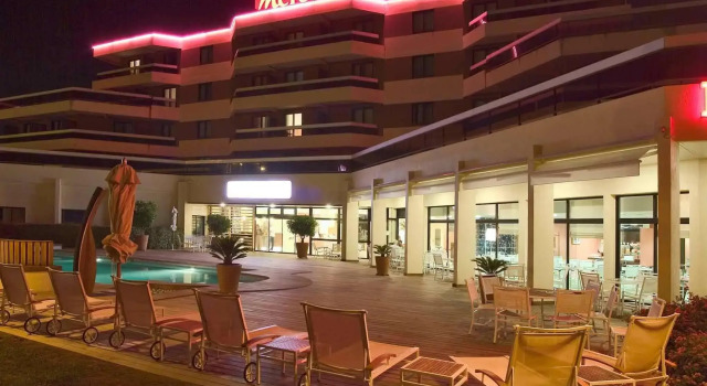 Mercure Hyères Centre Côte dAzur, Забронировать Отель Йер Var coast