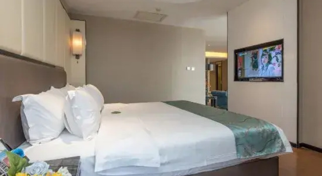 Люкс Nanning Champs Elysees Hotel