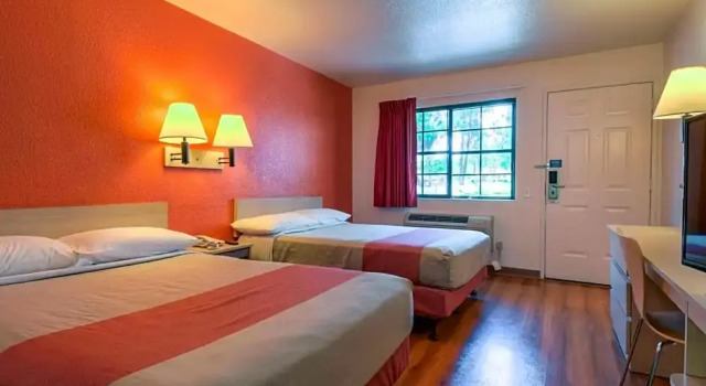 Номер Deluxe Motel 6-San Dimas, CA - Los Angeles
