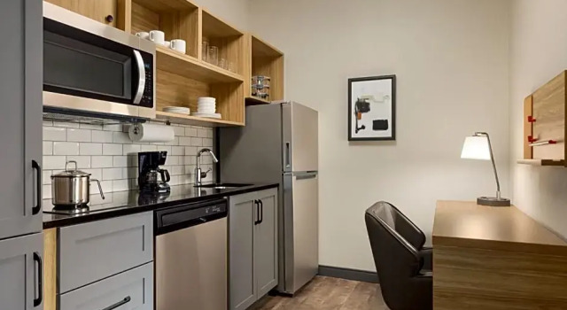 Студия Candlewood Suites McPherson by IHG
