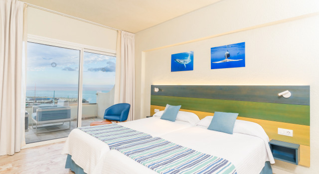 Отель HOVIMA La Pinta Beachfront Family