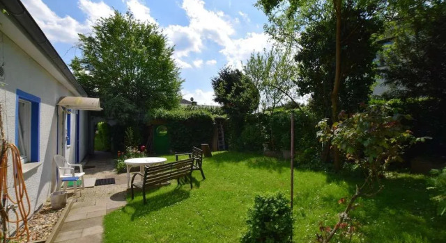 Tolstov-Hotels Large 3 Room Apartment with Garden
