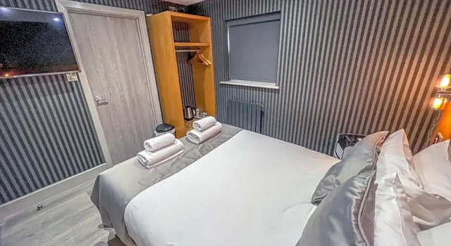 Номер Deluxe Quayside Hotel & Bar