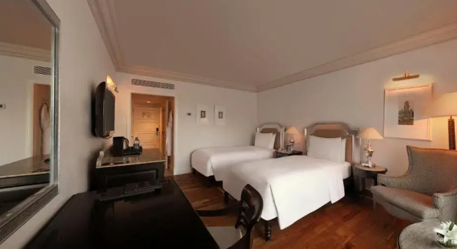 Двухместный guestroom Hilton с видом на бассейн Hilton Mumbai International Airport Hotel