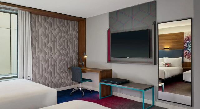Четырёхместный номер Standard Aloft by Marriott Birmingham Eastside